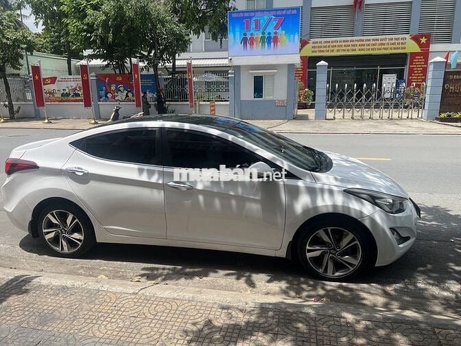Hyundai Elantra Trắng Nhập khẩu