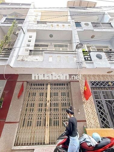 Nhà 3 lầu gồm 4pn &3 tollet. Nhà mới sạch sẽ, vừa ở vừa kd văn phòng