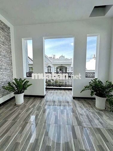 CHO THUÊ NHÀ 2 LẦU 3PN SẴN NỘI THẤT KDC HƯNG PHÚ GẦN CHỢ 13TR/THÁNG