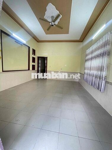 Nhà sân vườn rộng 5 phòng Hẻm 30/4 giá tốt