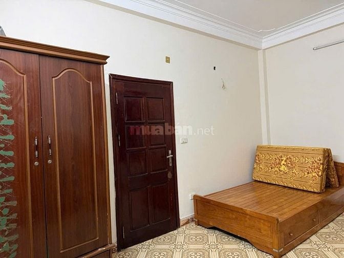 Cho thuê nhà ngõ 262 Nguyễn Trãi, 29m2x 5 tầng, 4PN, gần đường o to 