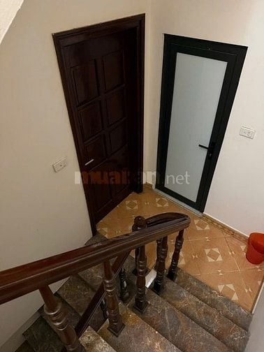 Cho thuê nhà ngõ 262 Nguyễn Trãi, 29m2x 5 tầng, 4PN, gần đường o to 