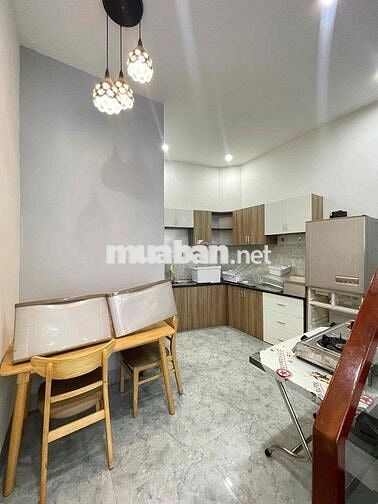 Nhà lầu full nội thất Hẻm Đoàn Thị Điểm