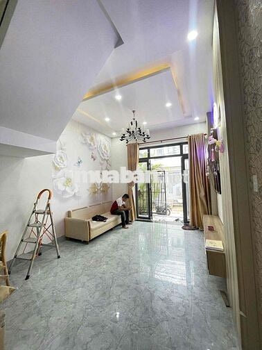 Nhà lầu full nội thất Hẻm Đoàn Thị Điểm