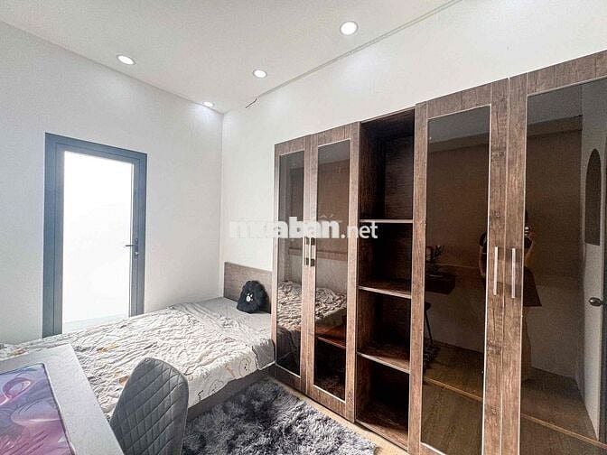 Cho Thuê 2 Phòng Ngủ Ban công Gần ĐH Kinh Tế - ĐH Hoa Sen