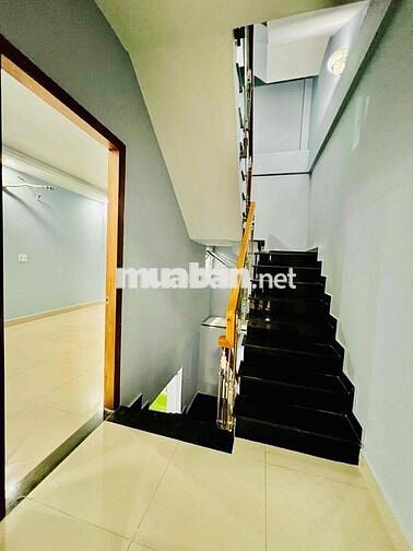 Cho Thuê Nhà Mới Đẹp DT6x20 1Trệt 3Lầu 4Pn 5Wc Sân Đậu 2 Ôtô Ngã Tư Ga
