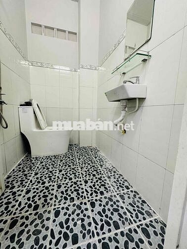 Chính chủ gửi bán nhà hẻm xe hơi c7d phạm hùng p bình Hưng tohcm