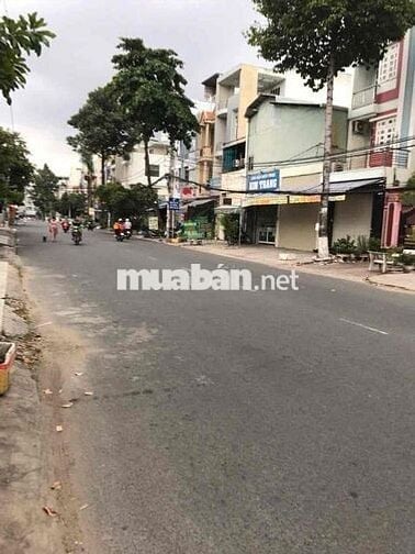 Nhà mặt tiền kinh doanh khu tên lửa 4.5x18m 3.5 tấm có nội thất 20 tr