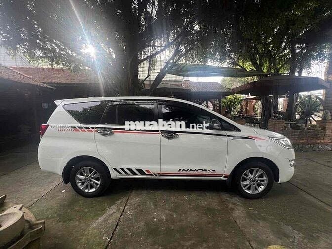 Toyota Innova E 2019 Số sàn Trắng