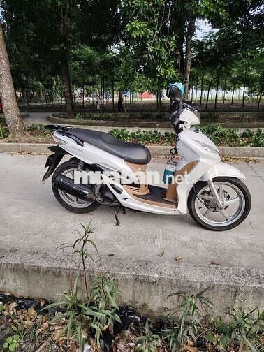 SYM Shark Trắng Xe tay ga