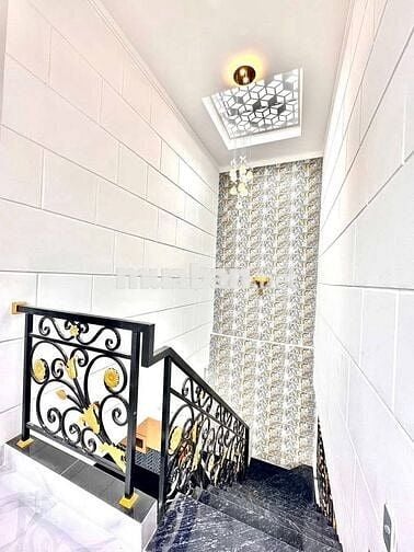 Bán nhà siêu hot tại Nguyễn Thị Lắng, 2,1 tỷ, 100m2, 3PN, 3VS