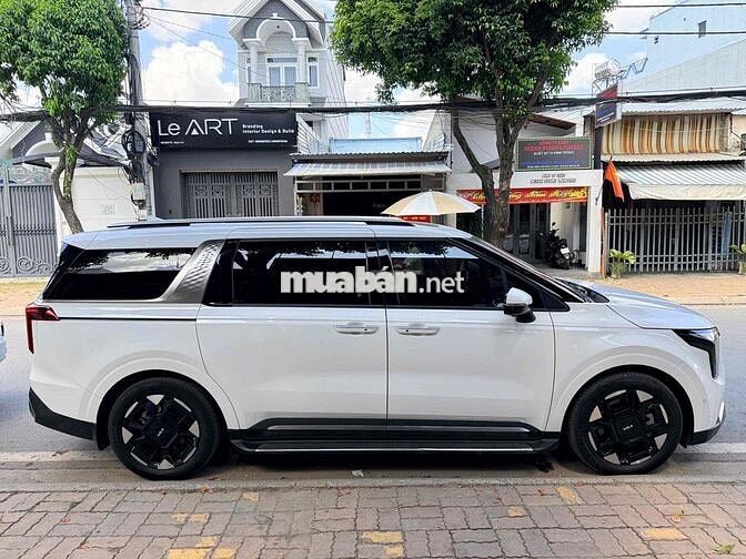 KIA CARNIVAL SIGNATURE 2024 Trắng 37.000 KM