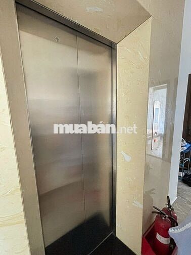 Phòng ban công 35 m²-Full nội thất-Hầm xe-Thang máy-khu Phan Xích Long