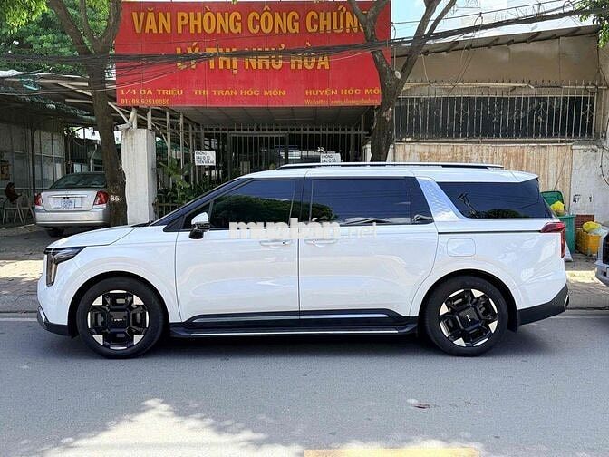 KIA CARNIVAL SIGNATURE 2024 Trắng 37.000 KM