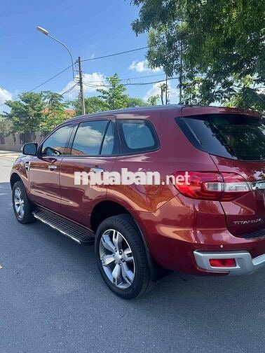 Ford Everest 2017 2.2 4x2 Titanium Đỏ