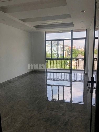 Cần bán gấp mặt tiền Bùi Tá Hán Q2 1 hầm 4 lầu có HĐT 40tr/tháng