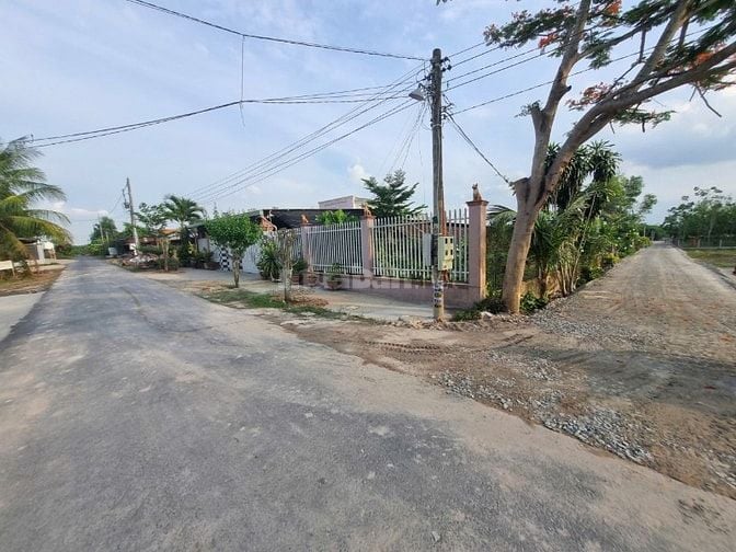5x43 có thổ. Đường ô tô. Cách nhựa 50m. Chỉ 3xx / 1 lô 