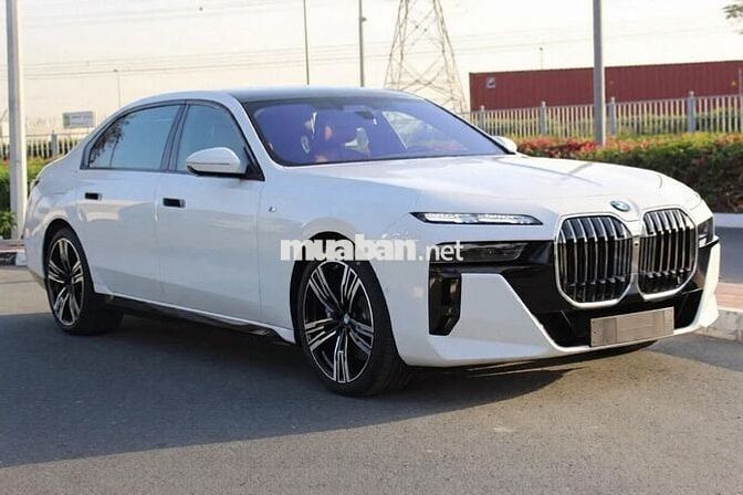 BMW 7 Series 735i M Sport 2026 - 4 Tỷ 700 Triệu