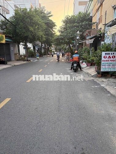 nhà thuê đẹp, mặt tiền đường cách mạng, tân phú