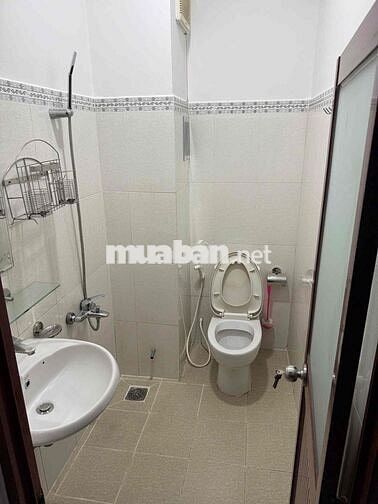 nhà thuê đẹp, mặt tiền đường cách mạng, tân phú