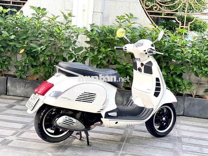 Piaggio Vespa GTS Super 2015 Trắng 3V i.e.