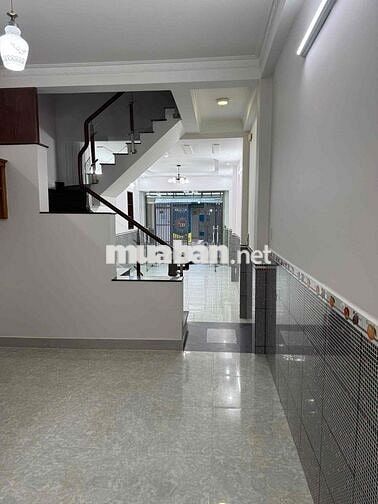 nhà thuê đẹp, mặt tiền đường cách mạng, tân phú