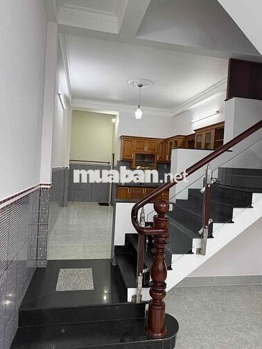 nhà thuê đẹp, mặt tiền đường cách mạng, tân phú