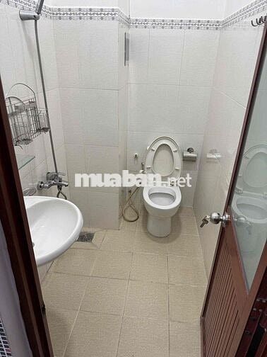 nhà thuê đẹp, mặt tiền đường cách mạng, tân phú