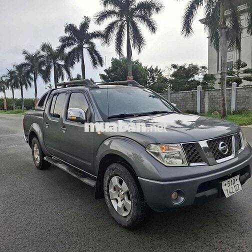 Nissan Navara Xám