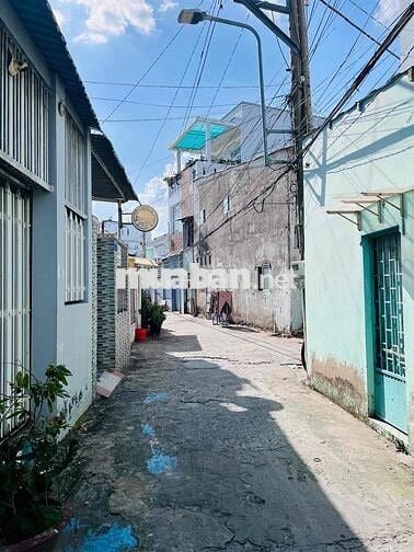 Bán đất tặng căn nhà lầu tại p4 cách Đống Đa 50m hẻm 4m đi thông