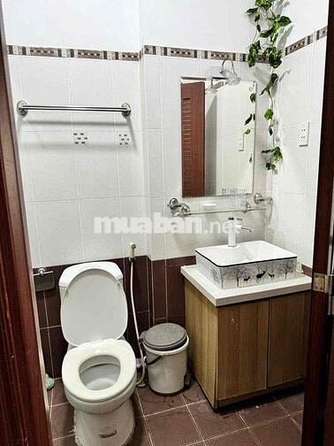 Cho nhà MT khu Ẩm Thực Phan Xích Long -MT HOA THỊ 4x10 3L 5PN giá 25tr