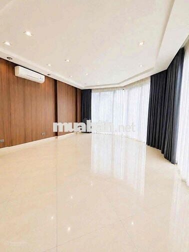 cho thuê nhà tại Đặng Văn Ngữ, Phú Nhuận 1 trệt 3 lầu + sân thượng