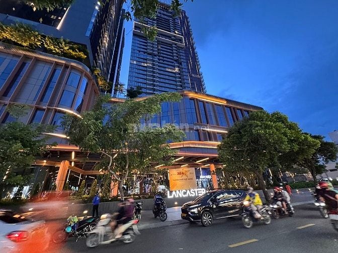 5 tầng, 11P d.vụ,thuê khoán 42tr/th khu VIP Trần Đình Xu-Gần LANCASTER