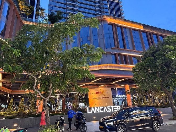 5 tầng, 11P d.vụ,thuê khoán 42tr/th khu VIP Trần Đình Xu-Gần LANCASTER