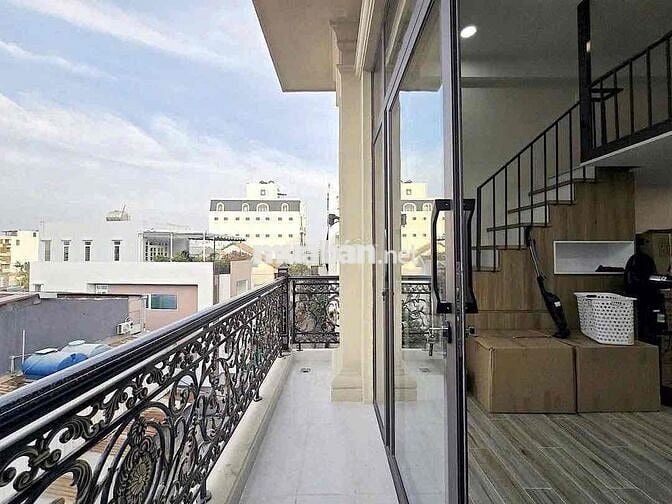 Cho Thuê Căn Hộ Dịch Vụ Ban Công Ngay Luỹ Bán Bích Gần Đầm Sen