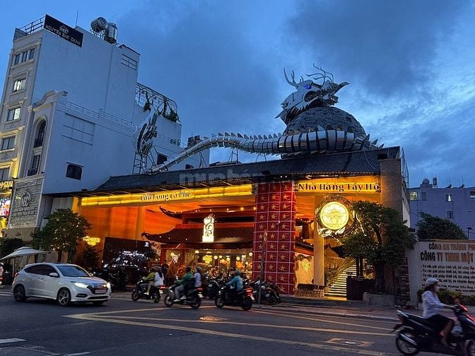 5 tầng, 11P d.vụ,thuê khoán 42tr/th khu VIP Trần Đình Xu-Gần LANCASTER