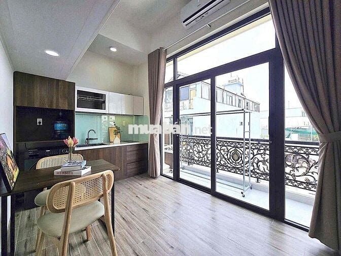 Cho Thuê Căn Hộ Dịch Vụ Ban Công Ngay Luỹ Bán Bích Gần Đầm Sen