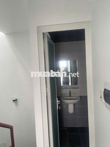 Nhà nguyên căn mới xây, 12tr MT T.trệt: 6m2x21m, 1Trệt, 3Lầu, 3PN, 4WC