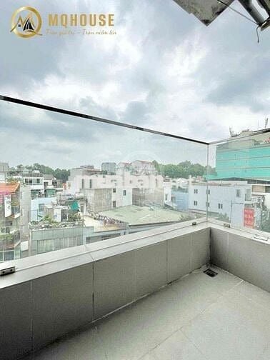 CHDV full nội thất 2pn2wc ban công, cửa sổ máy giặt riêng ngay sân bay