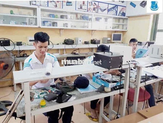 MIỄN PHÍ HỌC NGHỀ SỬA CHỮA ĐIỆN THOẠI VÀ CÓ LƯƠNG.