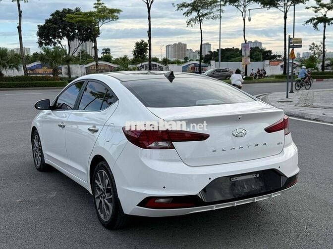 Elantra 2.0Gls 2021 Trắng 7 vạn zin