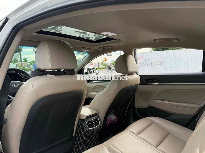 Elantra 2.0Gls 2021 Trắng 7 vạn zin