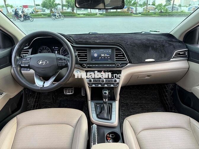 Elantra 2.0Gls 2021 Trắng 7 vạn zin