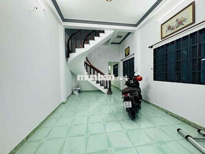 chính chủ cần bán nhà 1247/6/8 Huỳnh Tấn Phát, Q7