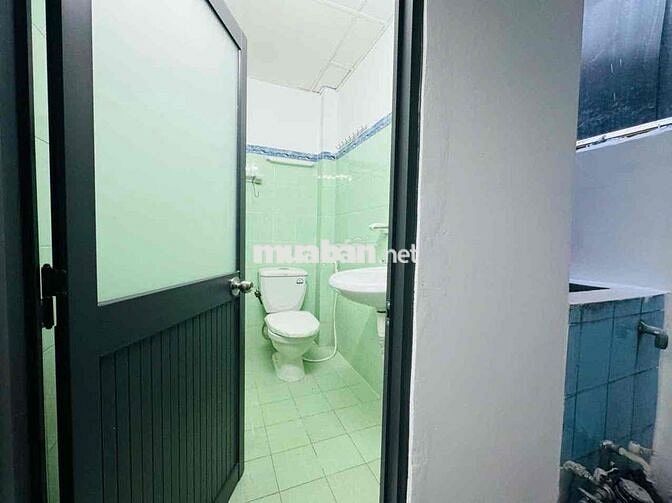 chính chủ cần bán nhà 1247/6/8 Huỳnh Tấn Phát, Q7