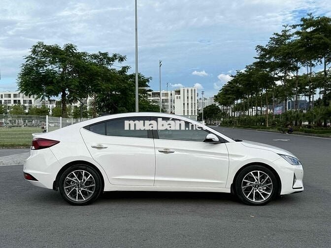 Elantra 2.0Gls 2021 Trắng 7 vạn zin