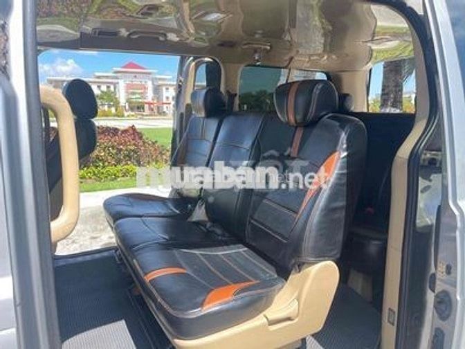 Hyundai Starex 216 màu Bạc