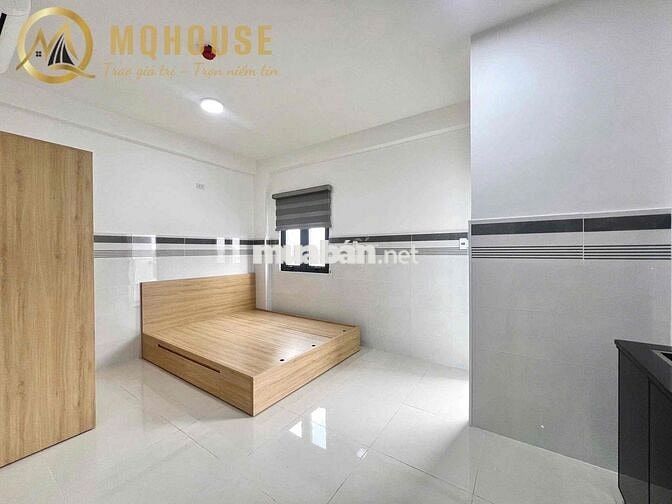 Cho thuê phòng ban công - đầy đủ nội thất -gần Đại Học Văn Lang