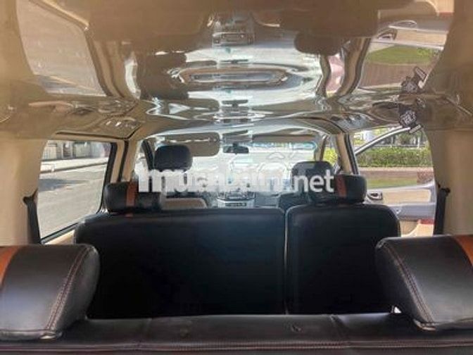 Hyundai Starex 216 màu Bạc