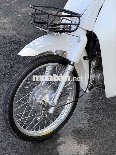 Xe máy độ Honda Cub Trắng Uma 28